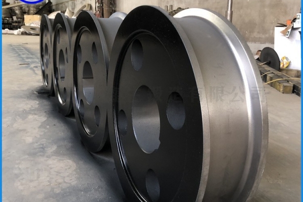 过跨车车轮锻件